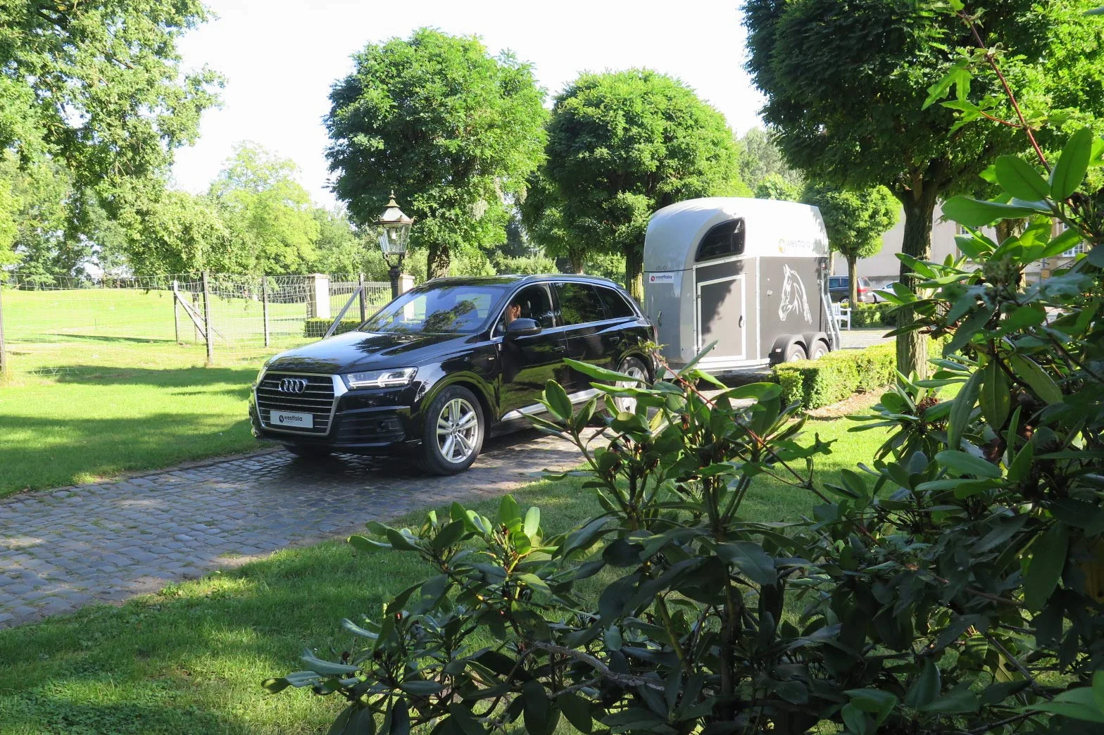 Westfalia Abnehmbare Anhängerkupplung für Audi Q5 (FY) (ab BJ 06/2016), Audi Q5 Sportback (ab BJ 10/2020), schwarz